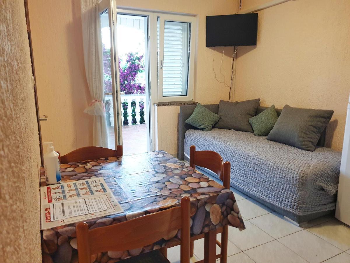 Betanovalja Apartment ภายนอก รูปภาพ